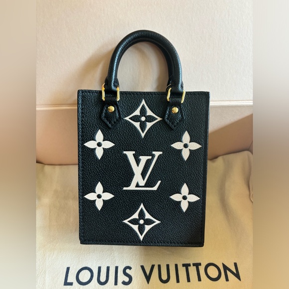 Louis Vuitton Petit Sac Plat - Picture 1 of 3
